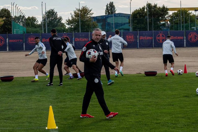 Harmadszorra is elfogadta a FCSB kispadját Laurențiu Reghecampf