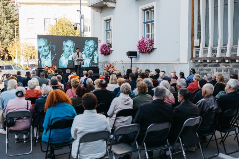 „Találkozzunk a Kányádi bejáratánál!” – Kányádi Sándor nevét viseli a Székelyudvarhelyi Városi Könyvtár
