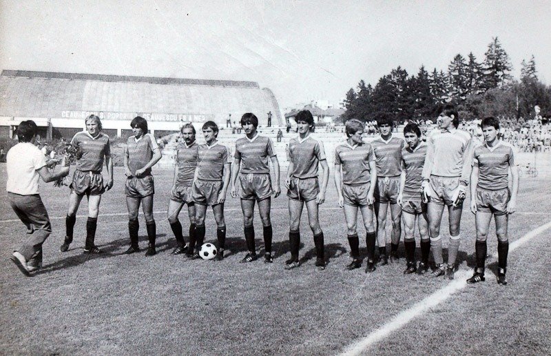 A Steaua kezdőcsapata, balról jobbra: Bumbescu, Lăcătuş, Majearu, Balint, Piţurcă, Belodedici, Bölöni, lován, Bărbulescu, Stíngaciu és Tudoréi Stoica. • Fotó: Archív felvétel