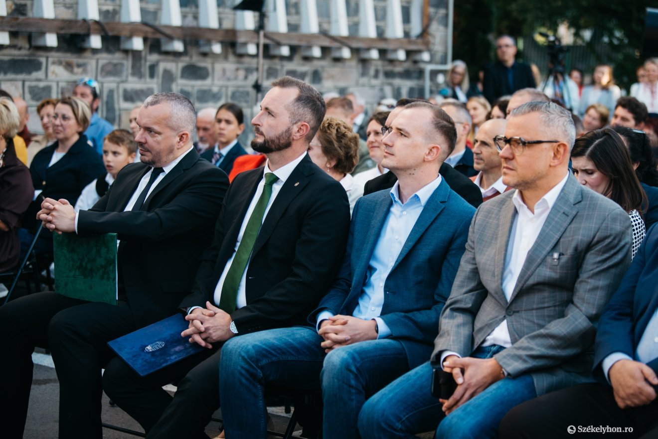 &bullet;  Fotó: Olti Angyalka