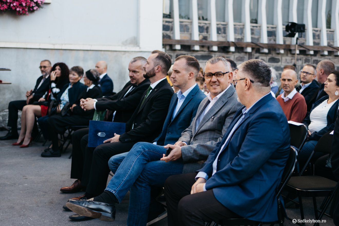 &bullet;  Fotó: Olti Angyalka