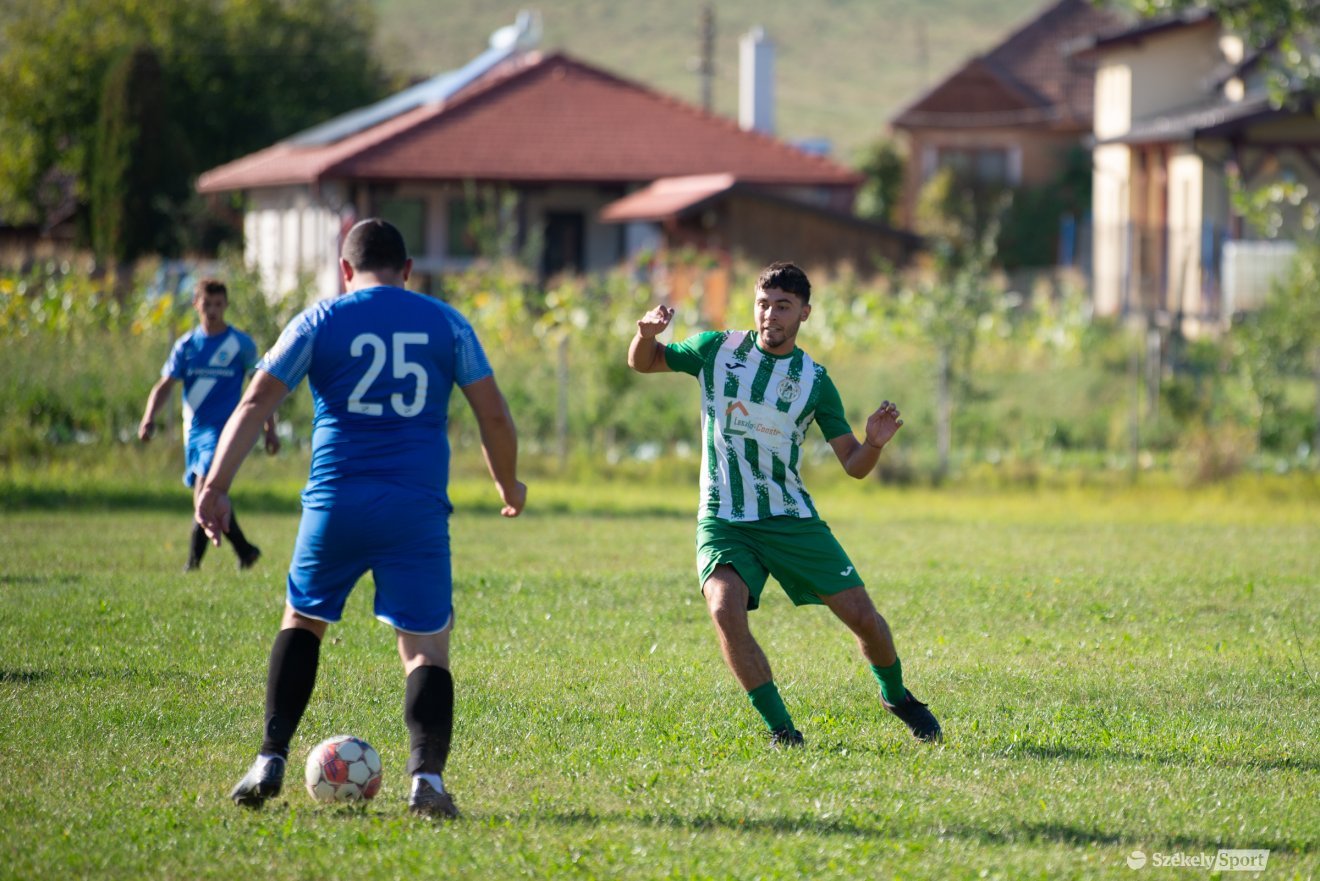 &bullet;  Fotó: Olti Angyalka