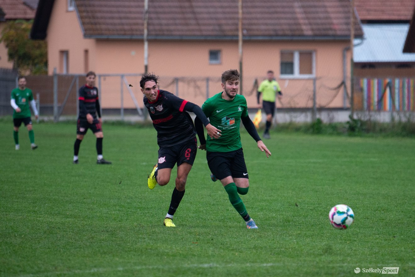 &bullet;  Fotó: Olti Angyalka