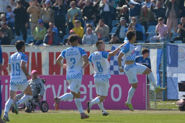 A Vajdahunyadi Corvinul feljutott a Szuperligába