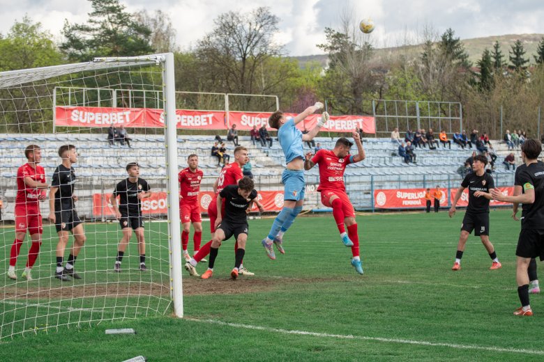 Fordítás esőben: az SZFC emberelőnyben megtörte a Bákói FC II.-t