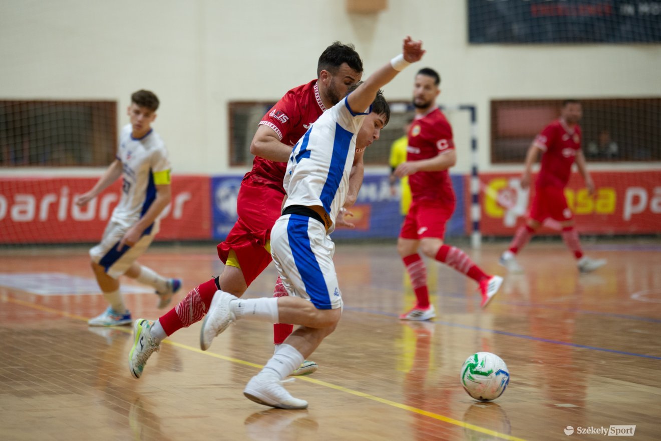 &bullet;  Fotó: Olti Angyalka