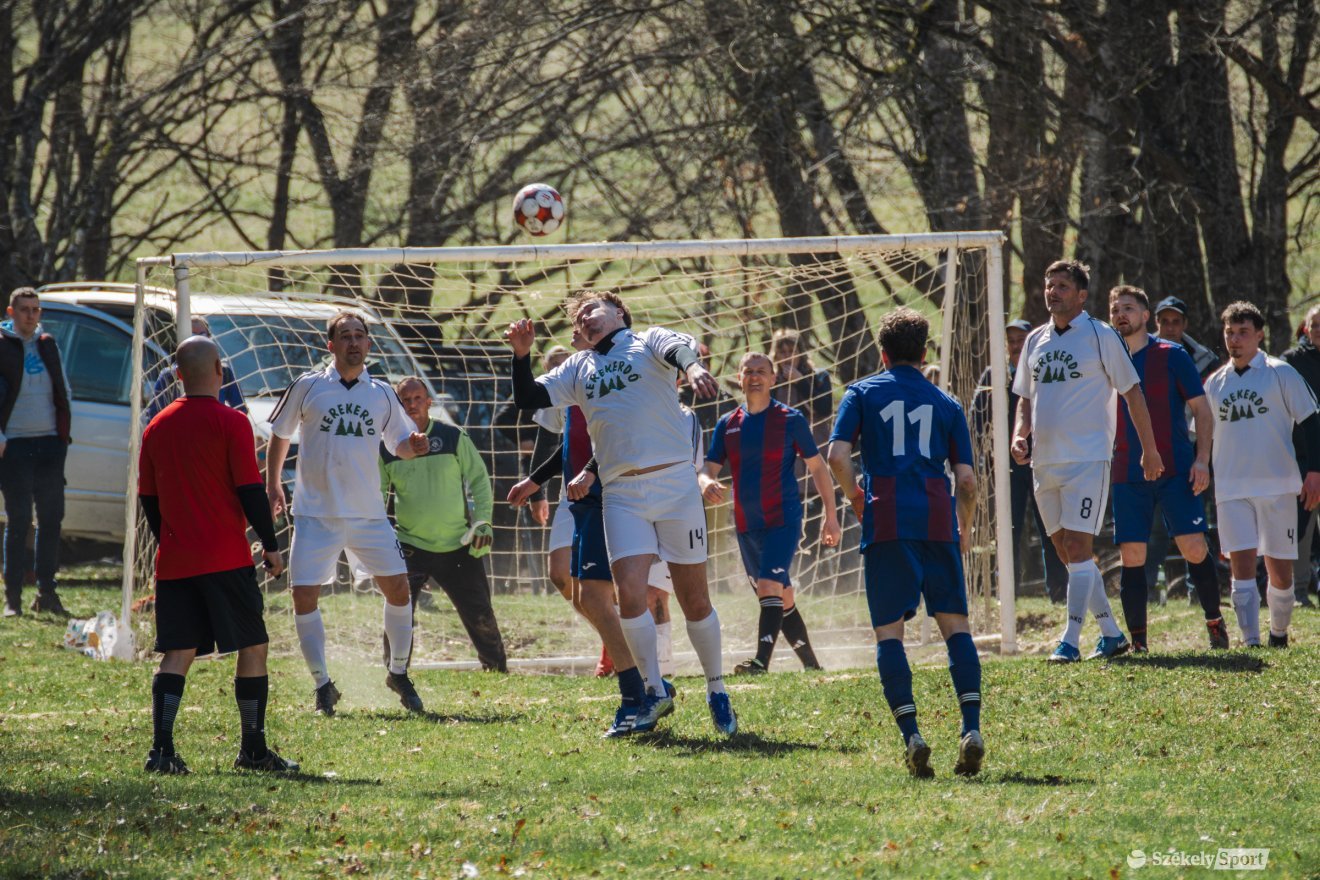 &bullet;  Fotó: László Ildikó