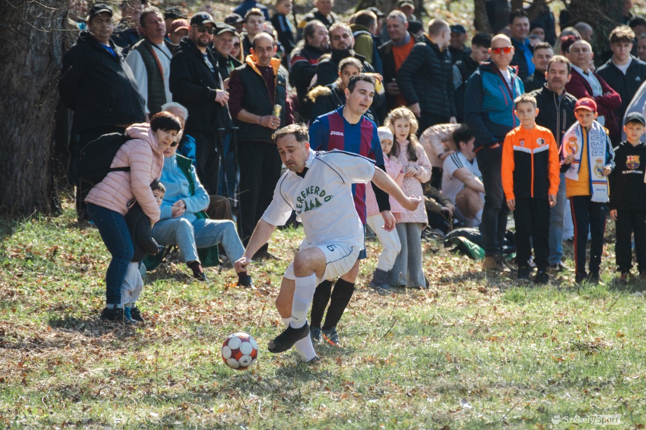 &bullet;  Fotó: László Ildikó