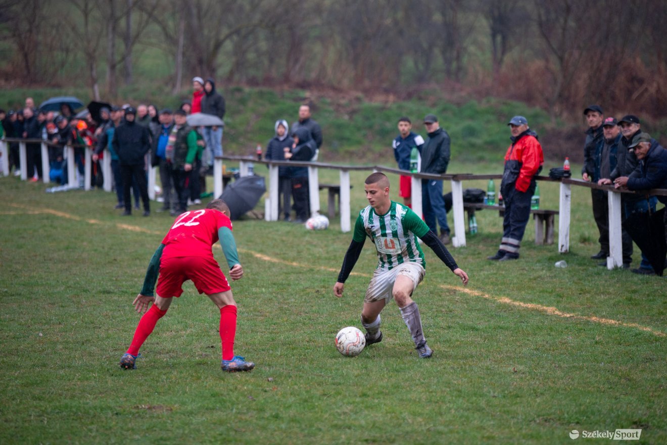 &bullet;  Fotó: Olti Angyalka