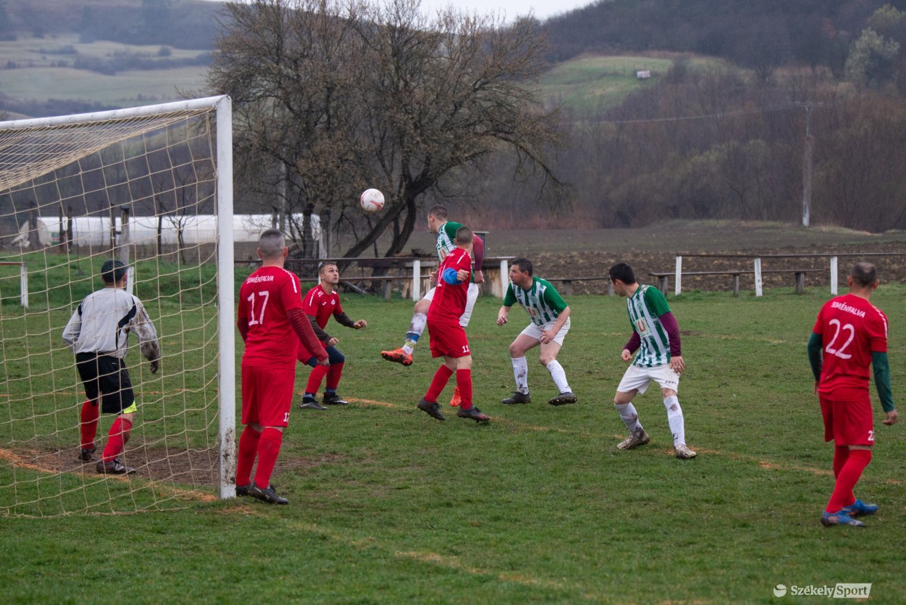 &bullet;  Fotó: Olti Angyalka