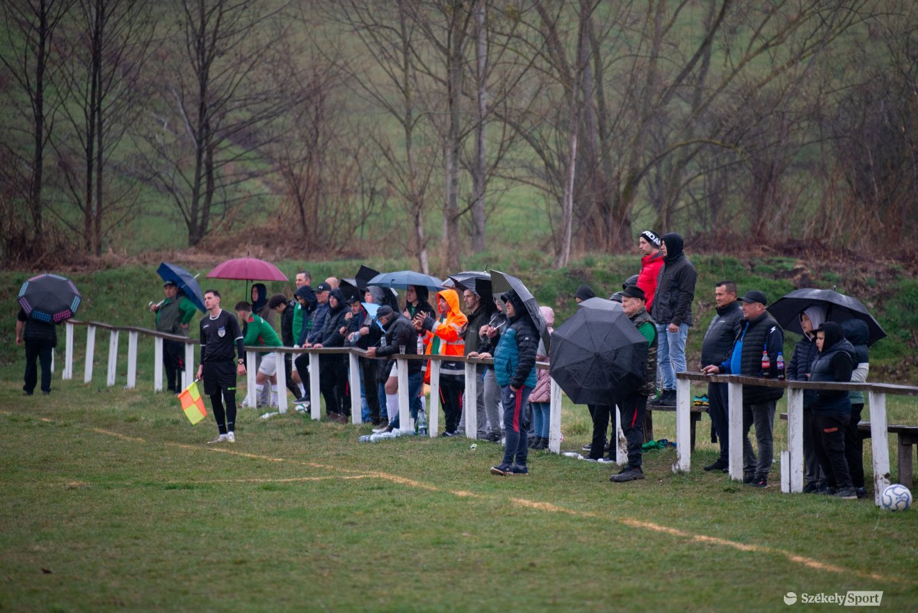 &bullet;  Fotó: Olti Angyalka