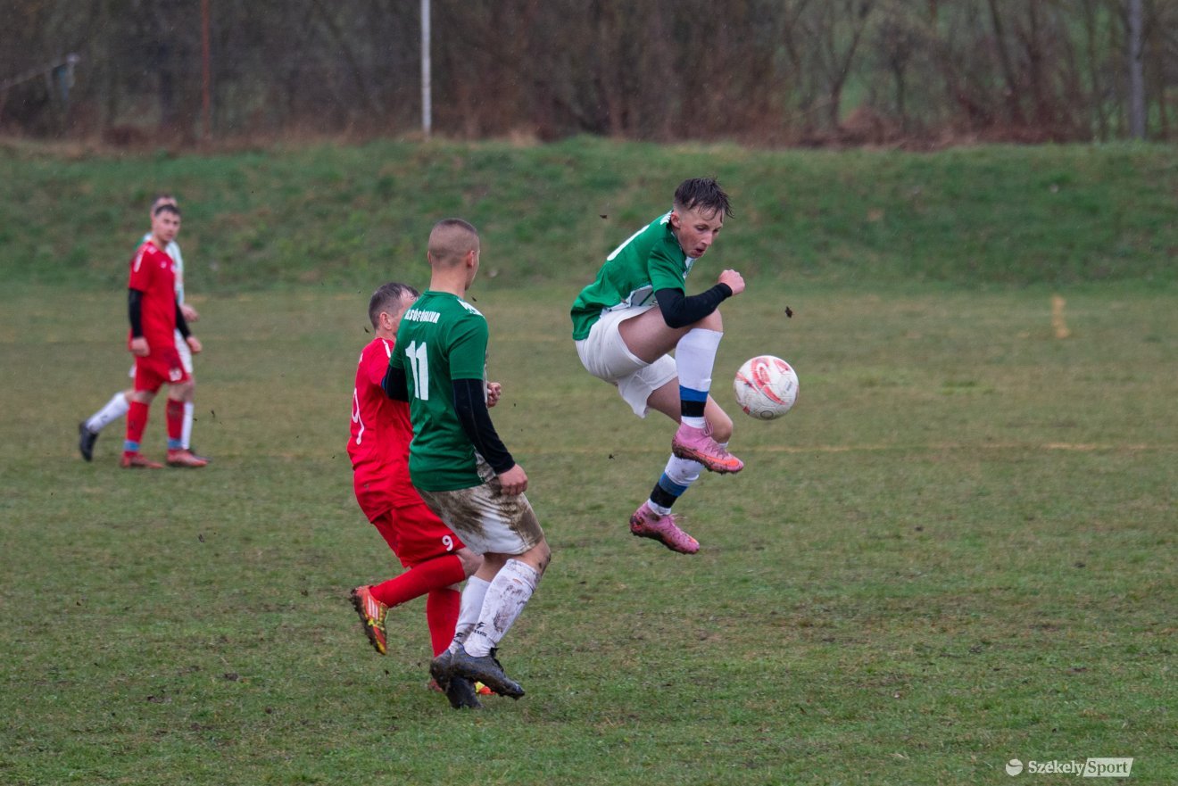 &bullet;  Fotó: Olti Angyalka