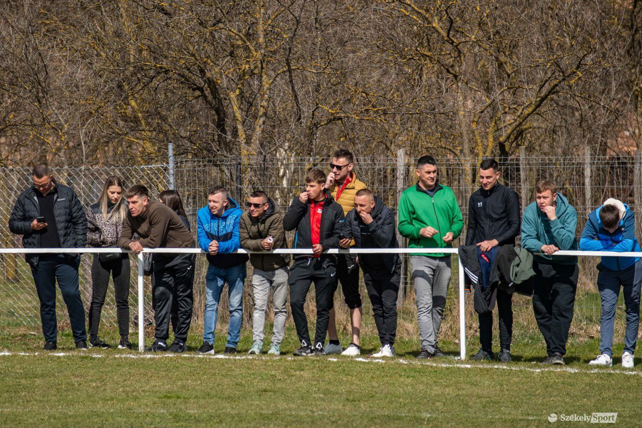 &bullet;  Fotó: László Ildikó