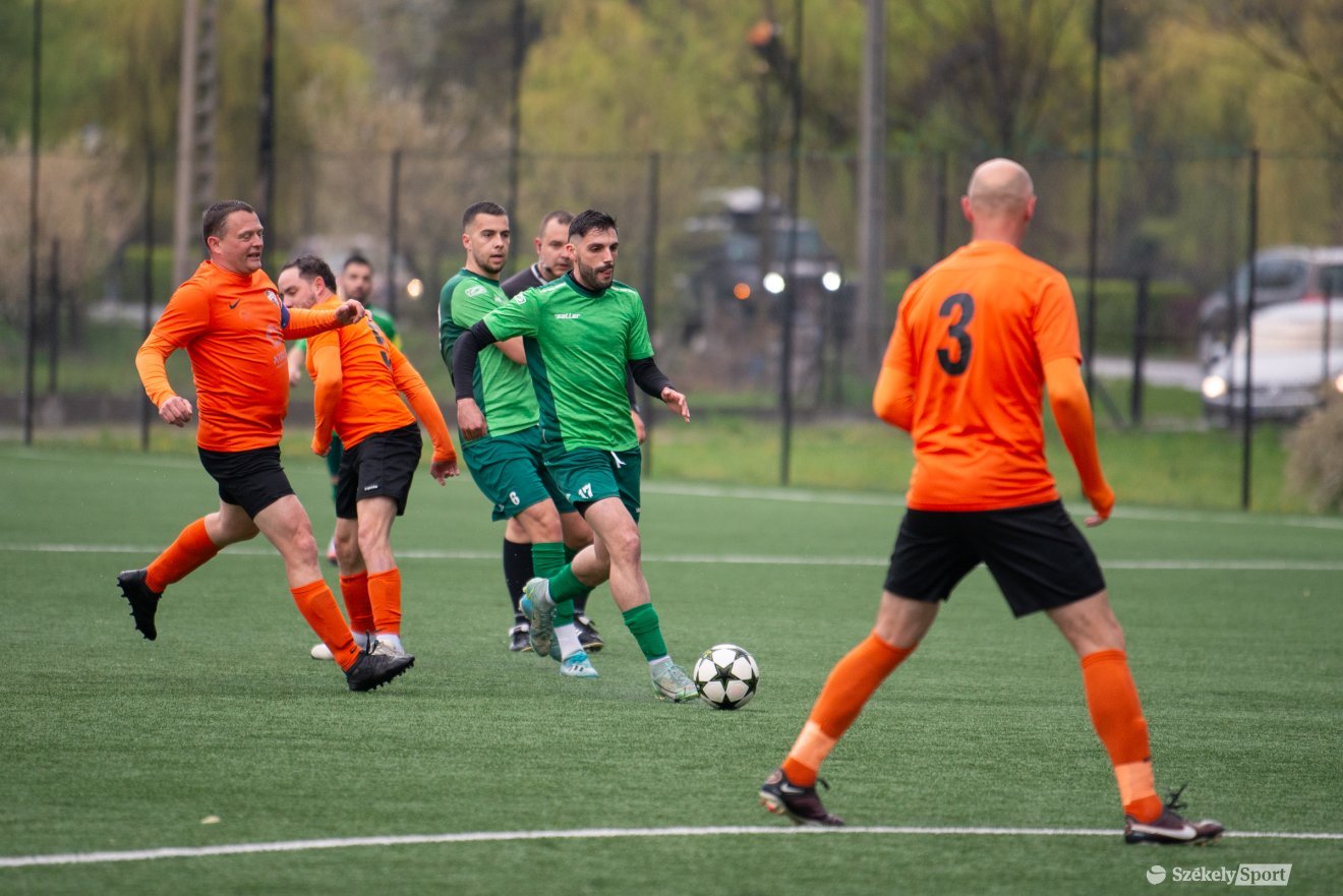 &bullet;  Fotó: Olti Angyalka