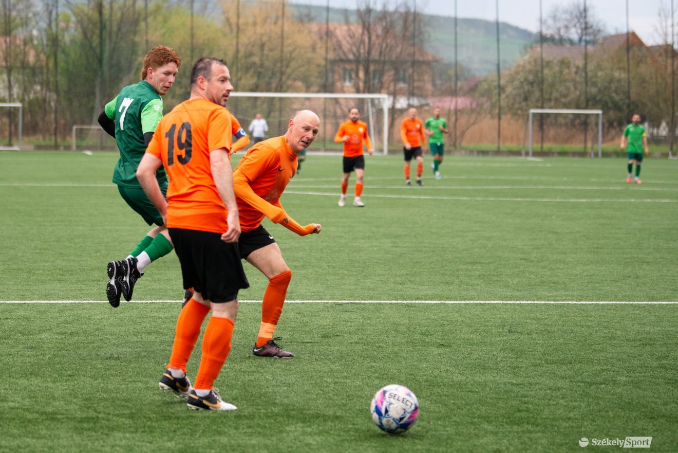 &bullet;  Fotó: Olti Angyalka