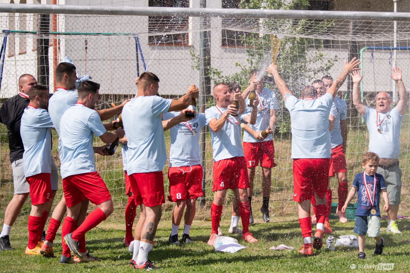 &bullet;  Fotó: Olti Angyalka