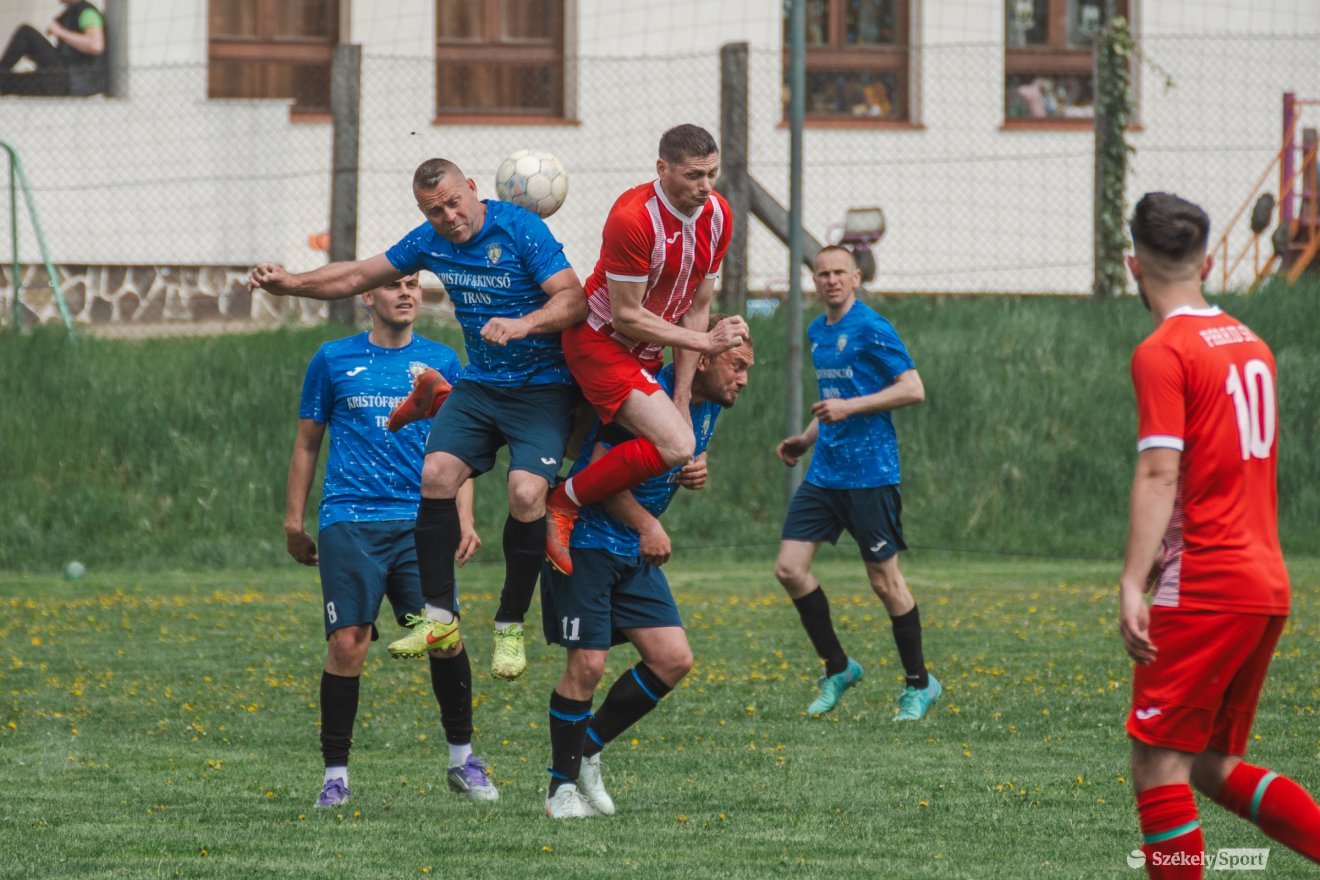 &bullet;  Fotó: László Ildikó