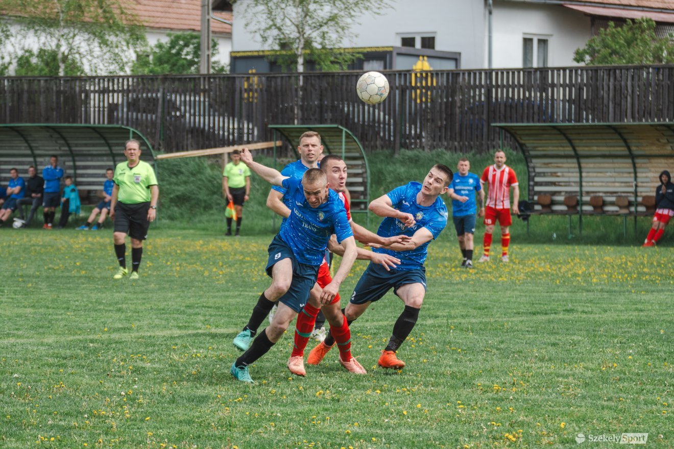 &bullet;  Fotó: László Ildikó