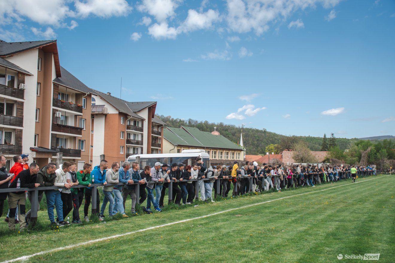 &bullet;  Fotó: László Ildikó