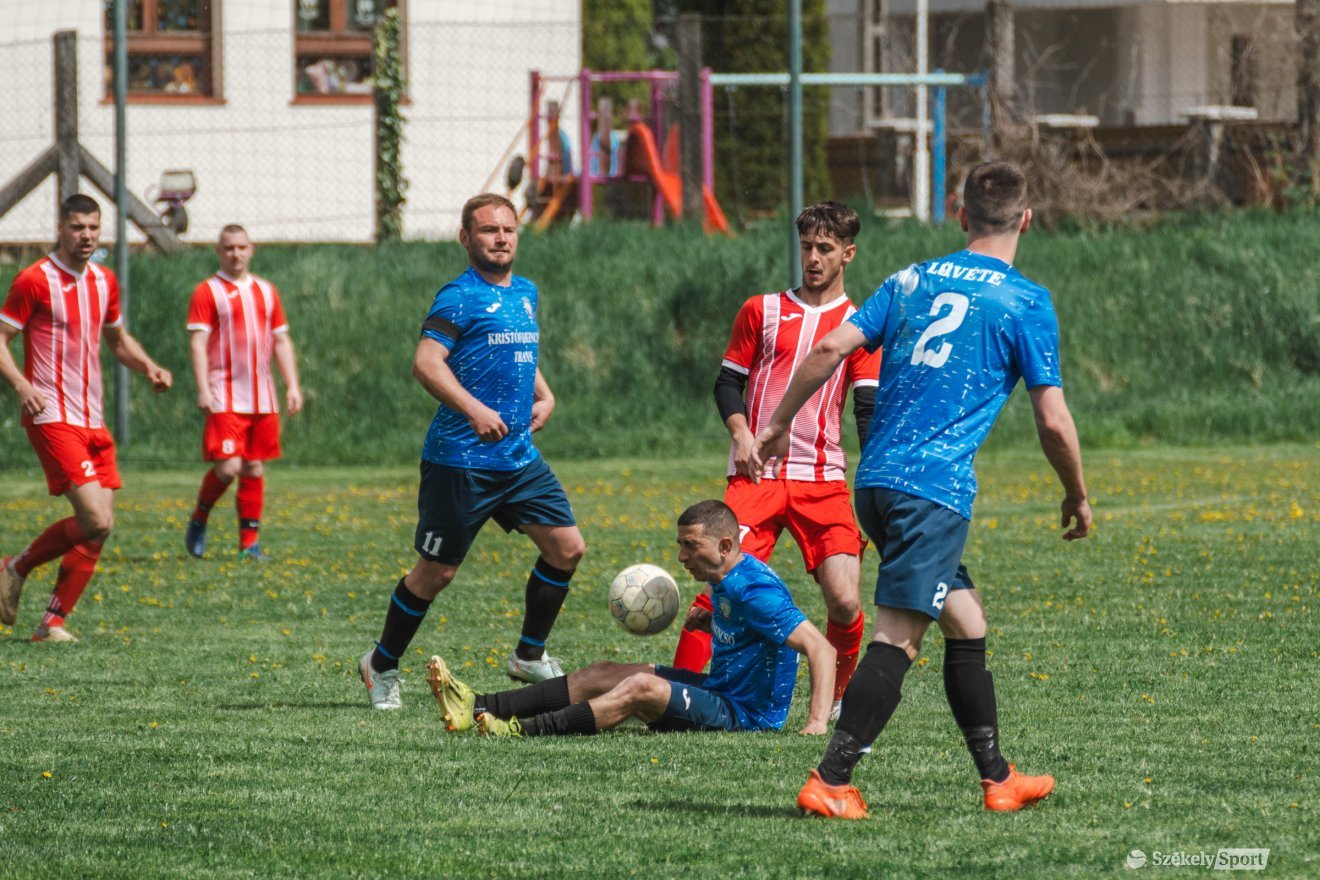 &bullet;  Fotó: László Ildikó