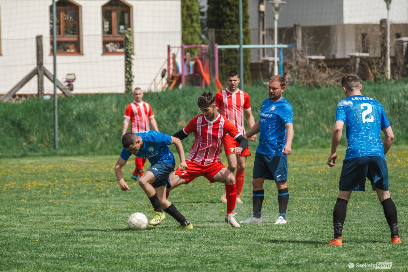 &bullet;  Fotó: László Ildikó