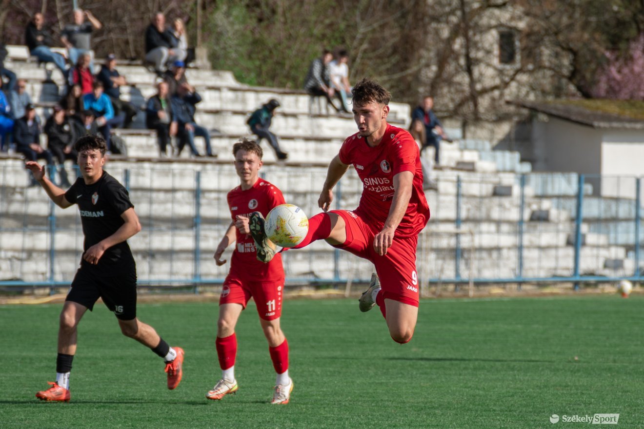 &bullet;  Fotó: László Ildikó