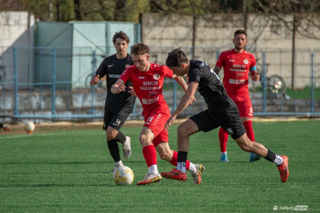 &bullet;  Fotó: László Ildikó