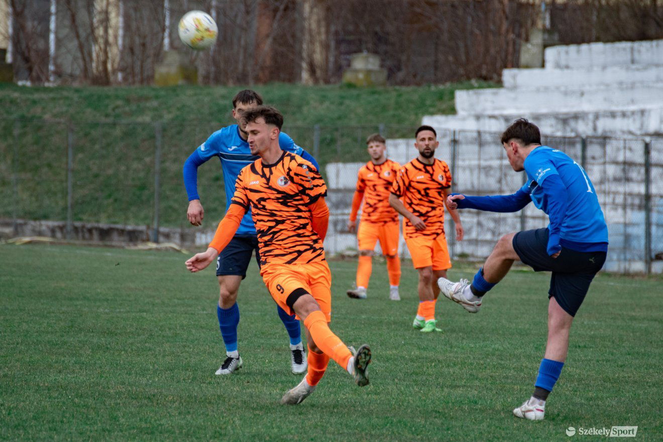 &bullet;  Fotó: László Ildikó