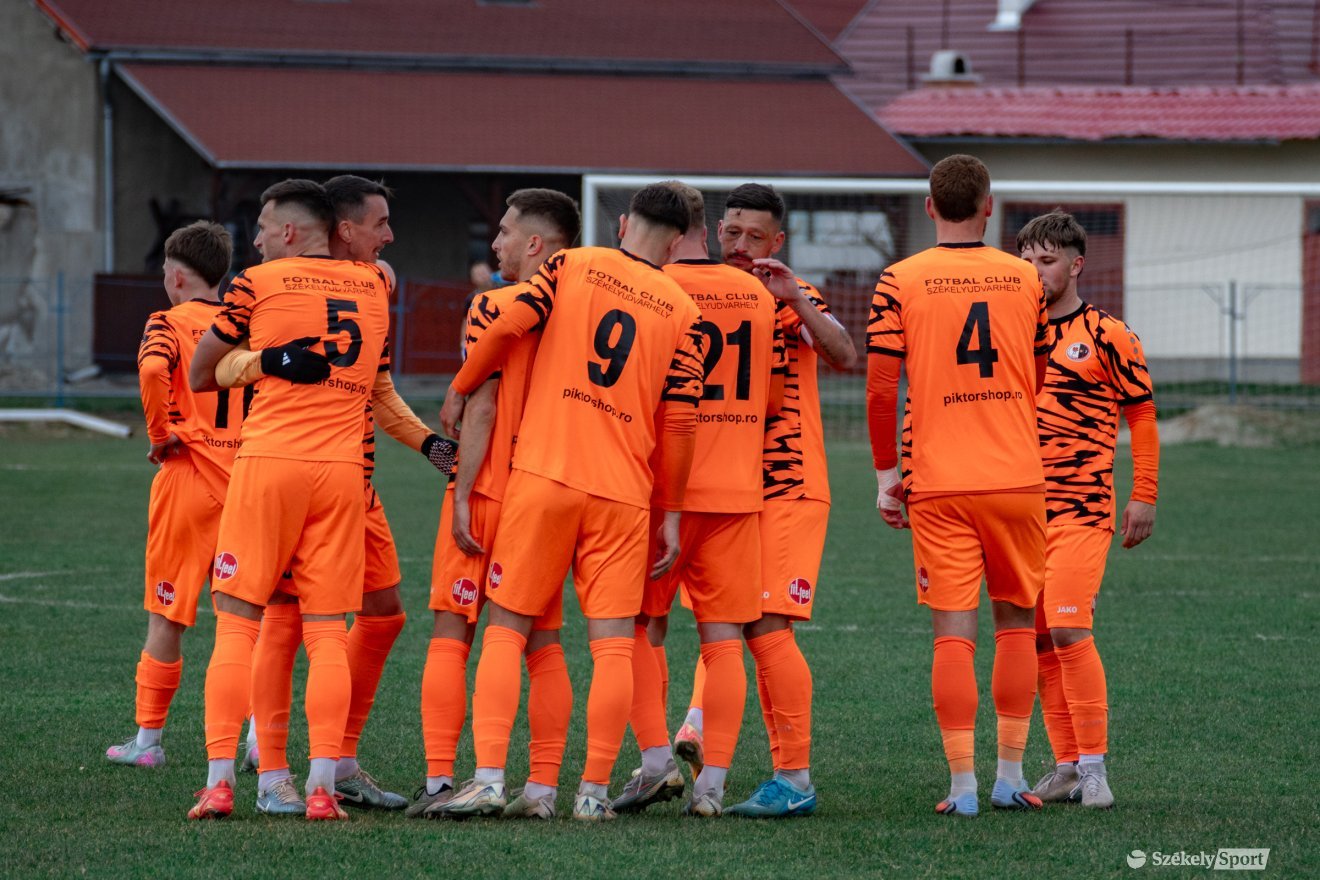 &bullet;  Fotó: László Ildikó