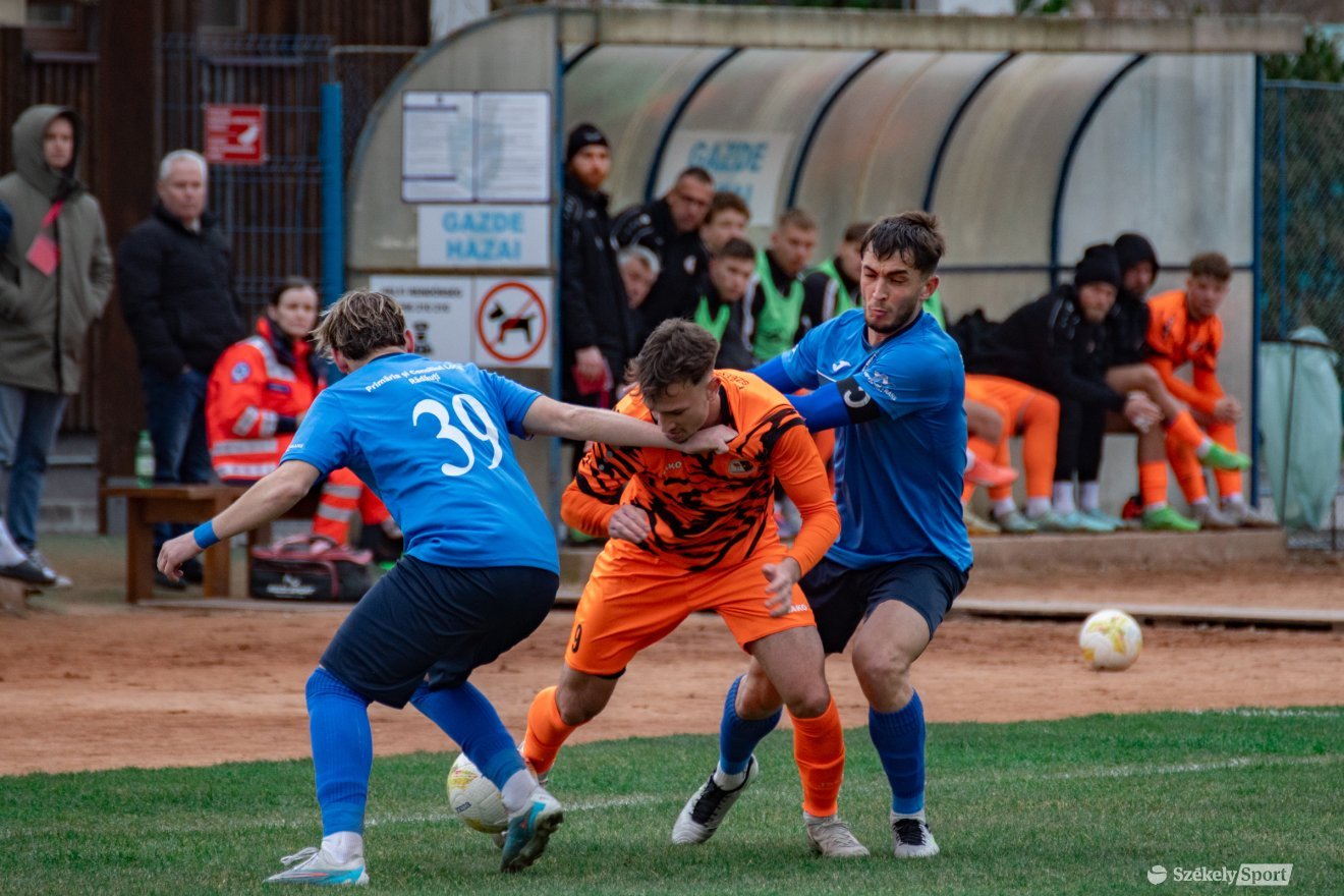 &bullet;  Fotó: László Ildikó