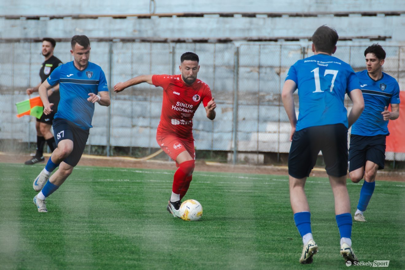 &bullet;  Fotó: László Ildikó