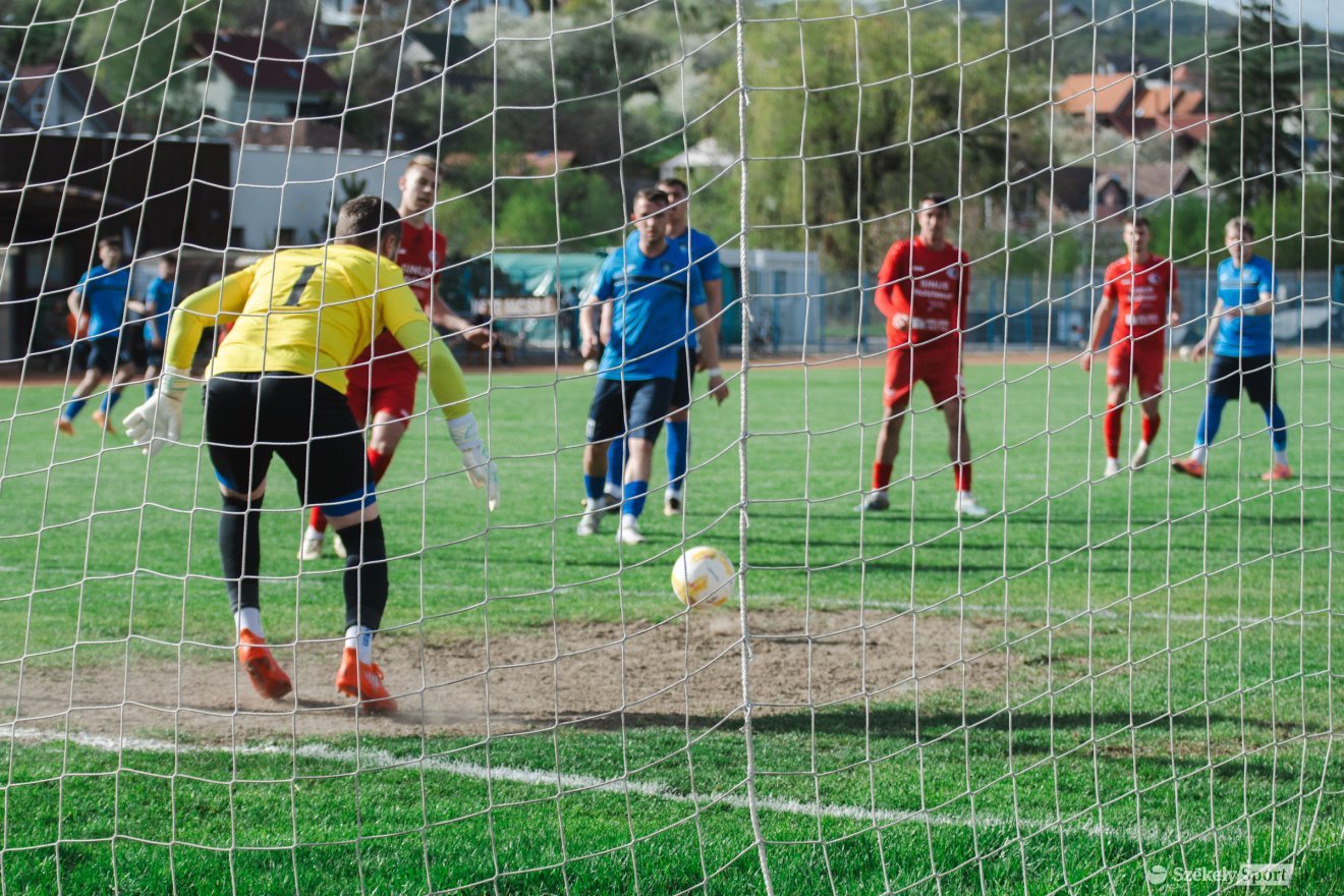 &bullet;  Fotó: László Ildikó