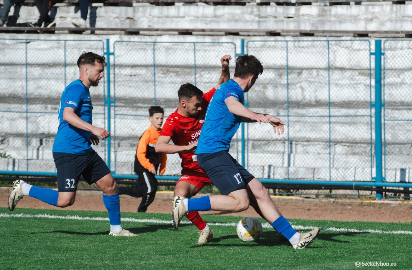 &bullet;  Fotó: László Ildikó