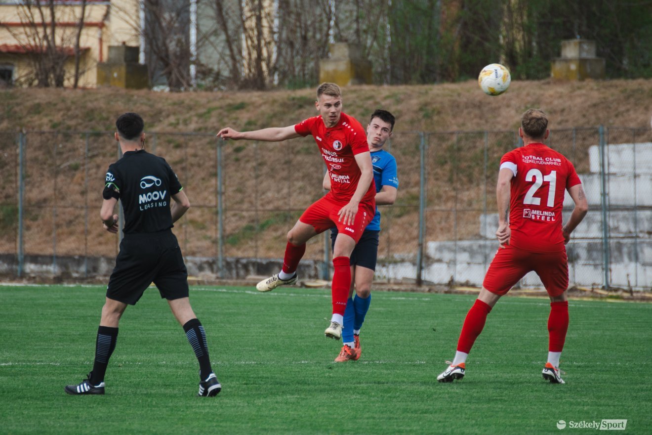 &bullet;  Fotó: László Ildikó