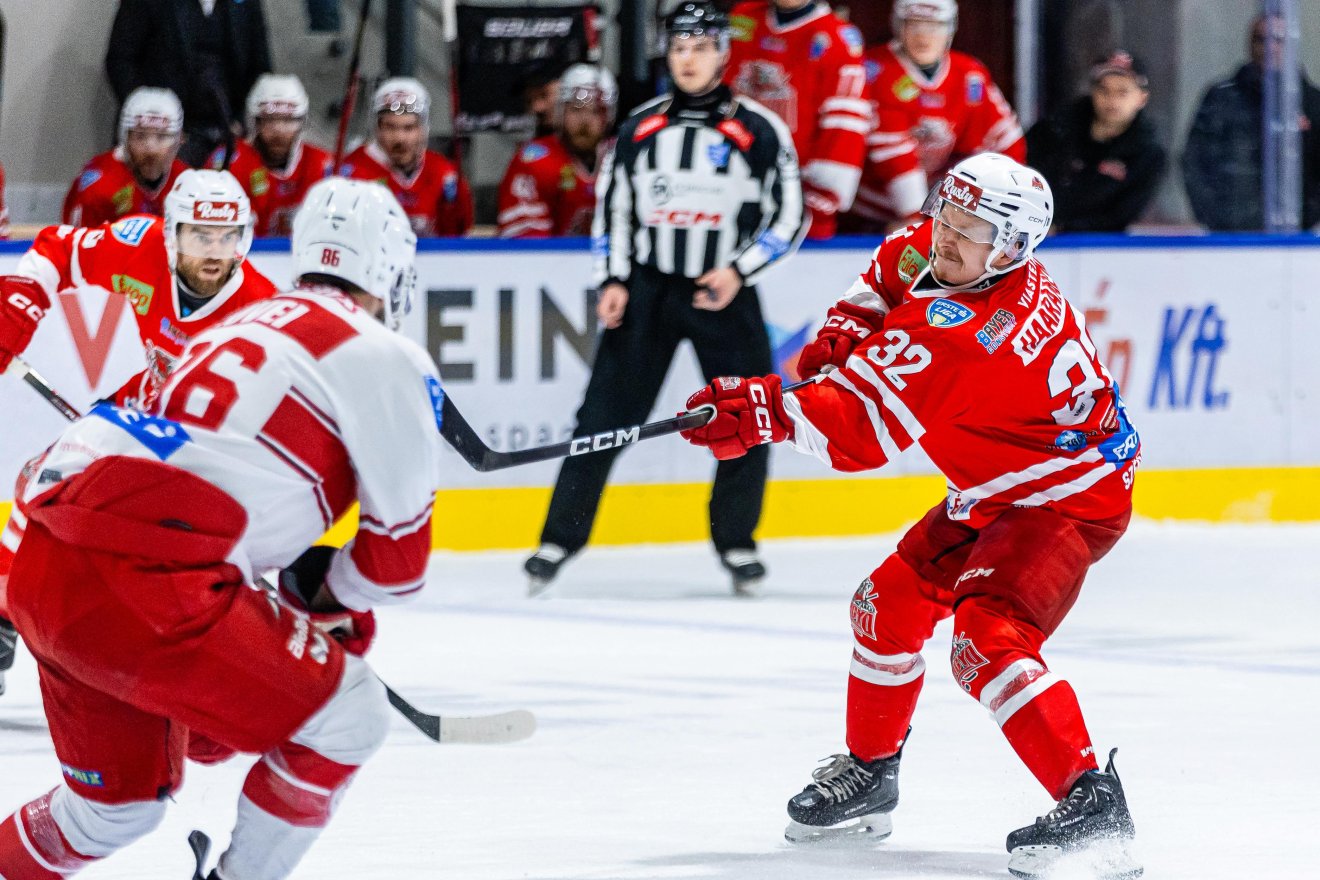 &bullet;  Fotó: Szász Adorján