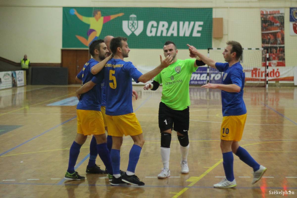 Grigoraș és Szőcs (a kép jobb oldalán) behívót kapott a válogatottba, így a felkészülési időszak egy részét kihagyják. Archív •  Fotó: Pál Árpád