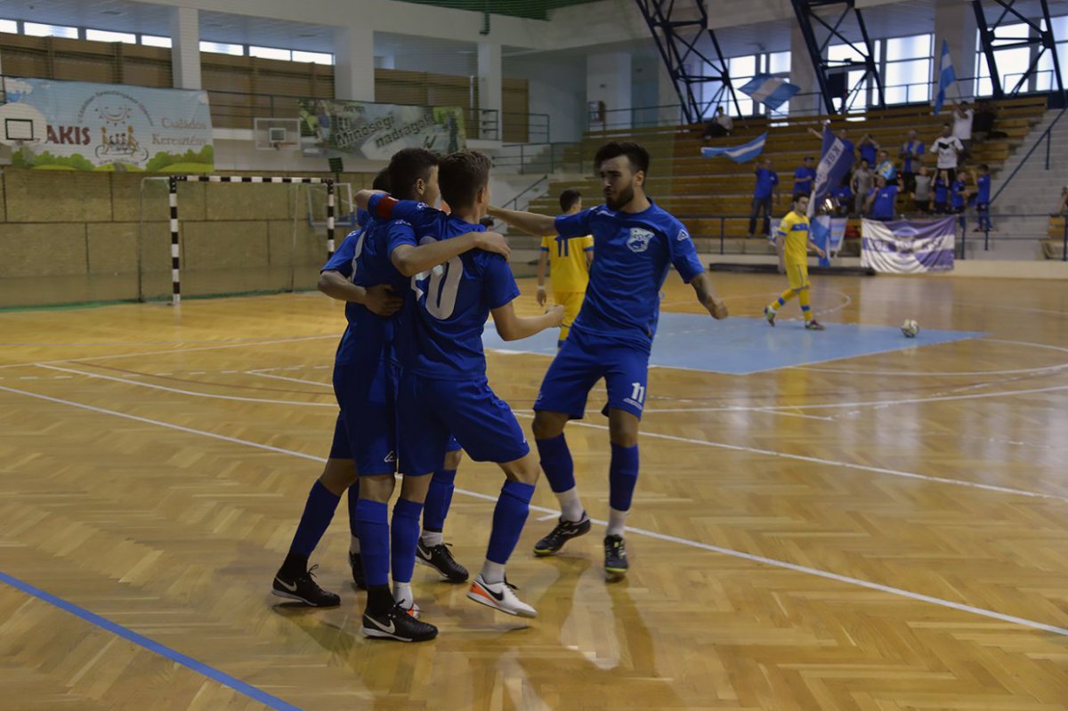 Végül a házigazdák nyerték meg a harmadik helyért rendezett csatát &bullet;  Fotó: Frf.ro