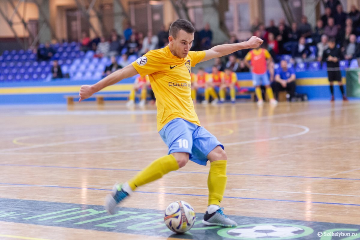 &bullet;  Fotó: Erdély Bálint Előd