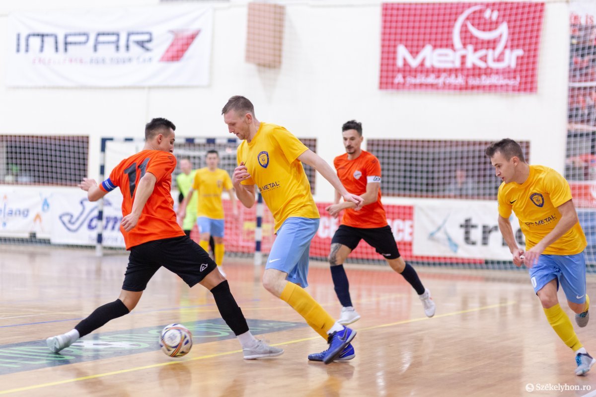 &bullet;  Fotó: Erdély Bálint Előd