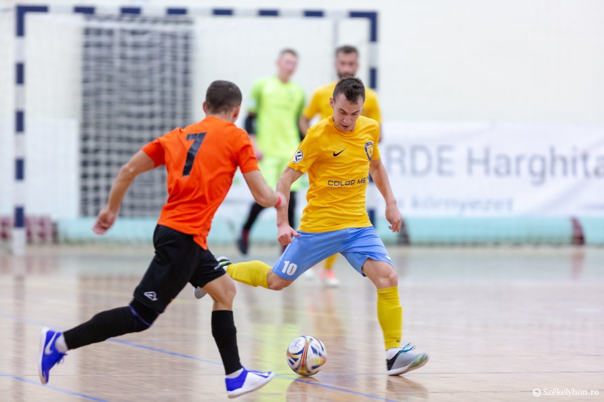 &bullet;  Fotó: Erdély Bálint Előd