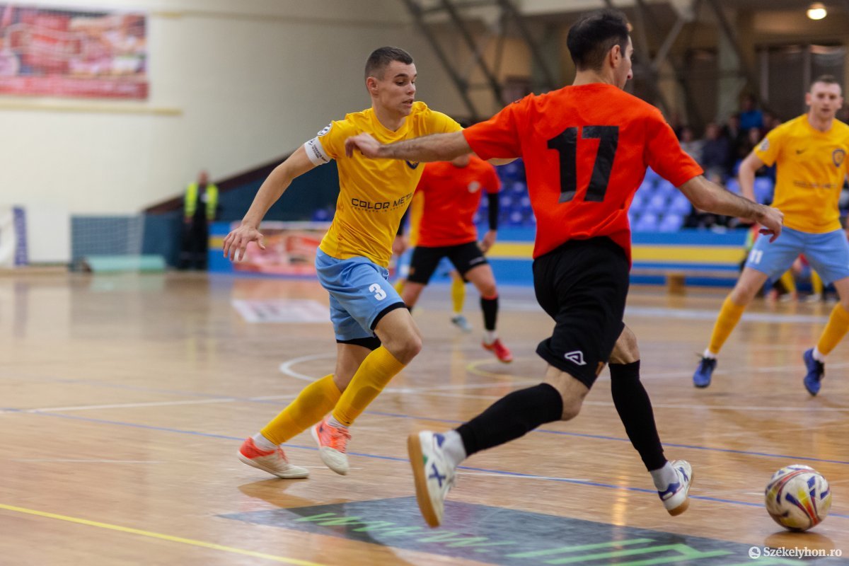 &bullet;  Fotó: Erdély Bálint Előd