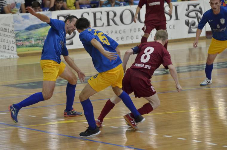 Három hónapig tart a forduló