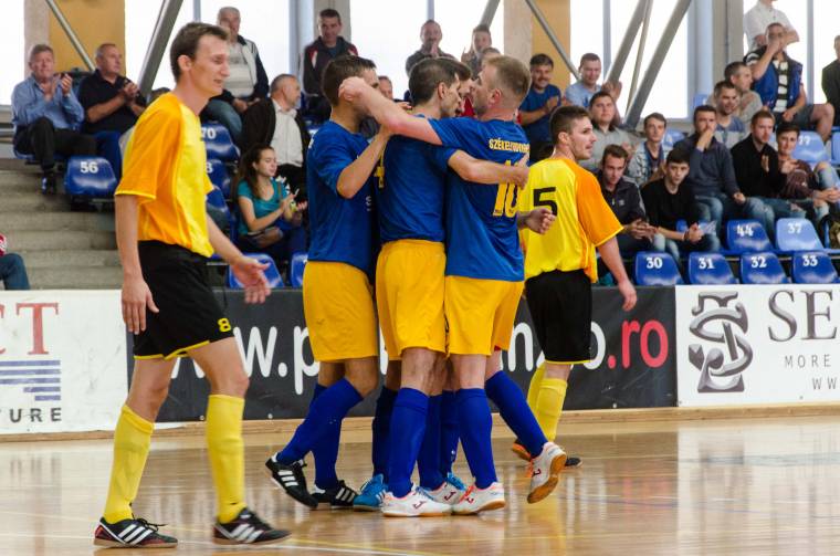 Győzelemmel kezdtek a futsalosok