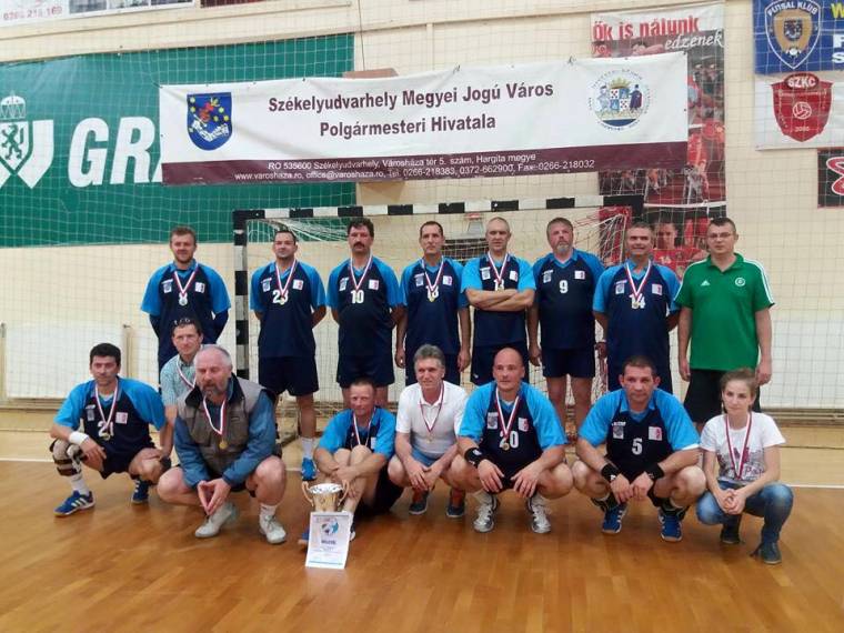 Az öregfiúk visszaültek a trónra