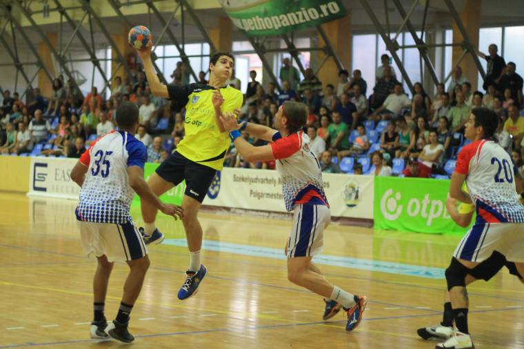 Jól fogynak az SZKC-bérletek