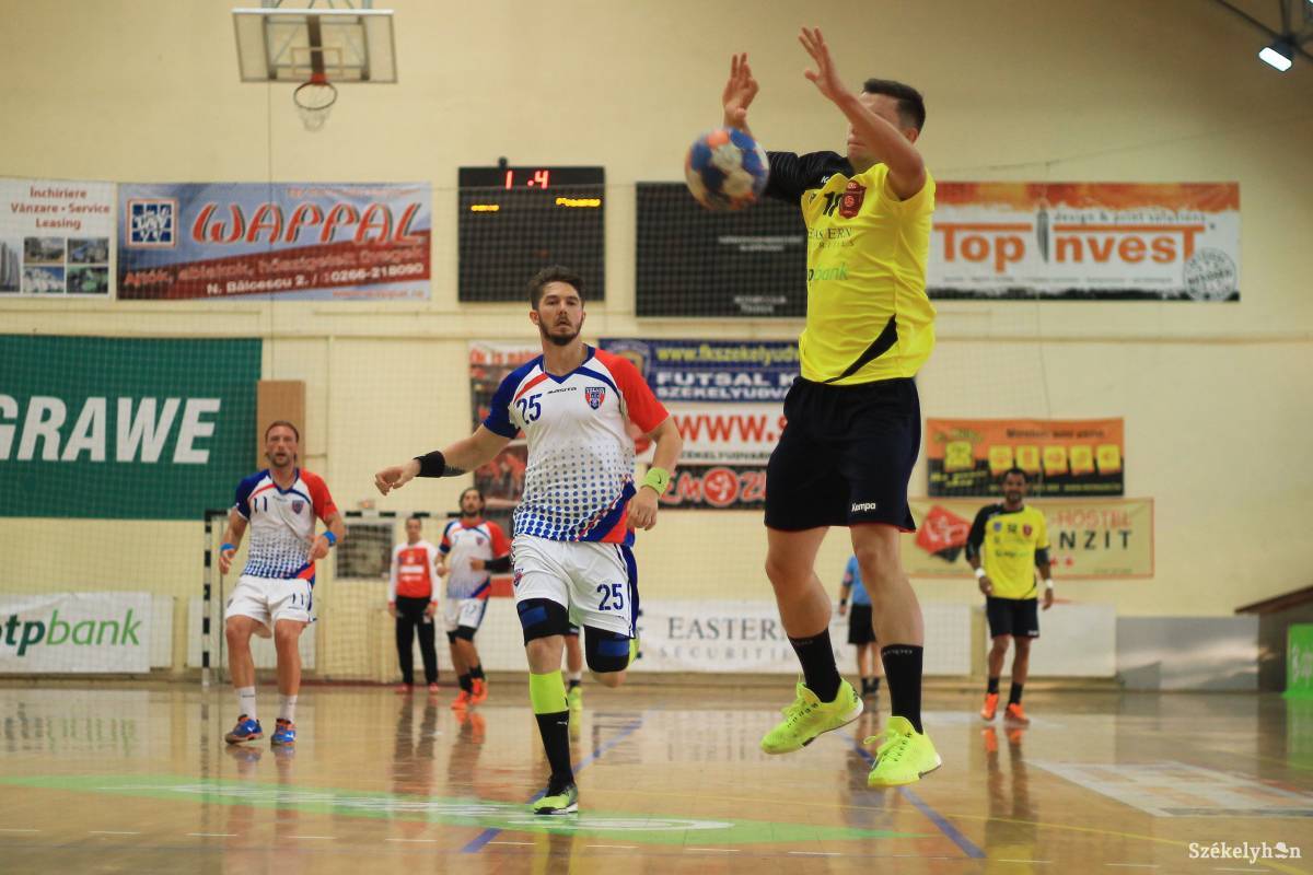 A klub hetedik igazolása a Bukaresti Steauától érkezik (25-ös mezben) •  Fotó: Pál Árpád