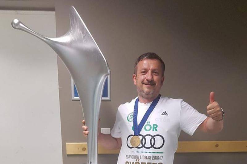 BL-trófeával. Többször is a kezében foghatta a klubcsapatok legértékesebb kupáját •  Fotó: Gyorietokc.hu