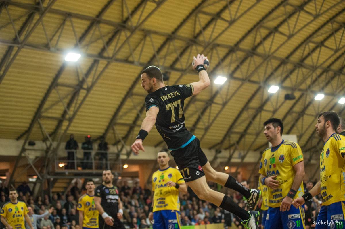 &bullet;  Fotó: Barabás Ákos