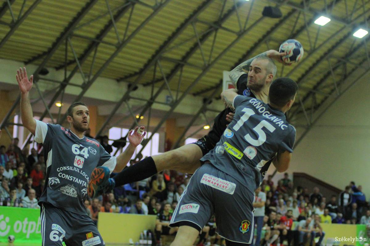 &bullet;  Fotó: Pál Árpád