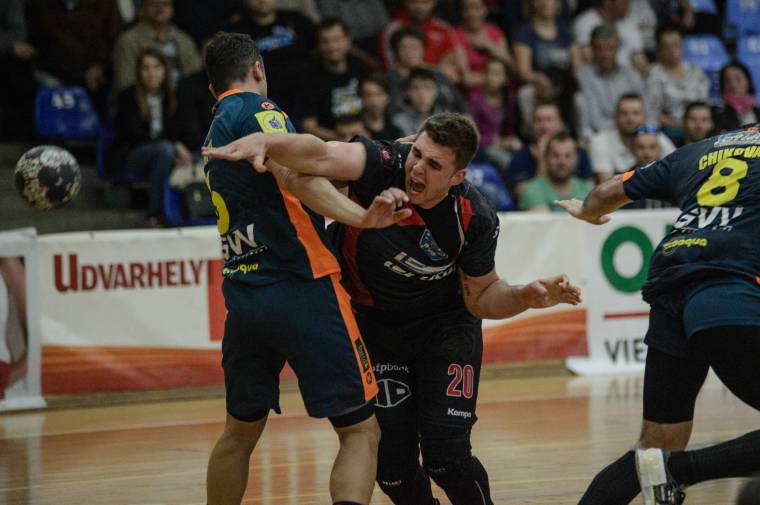 Öngyilkos merénylet buszkonvoj ellen Szíriában